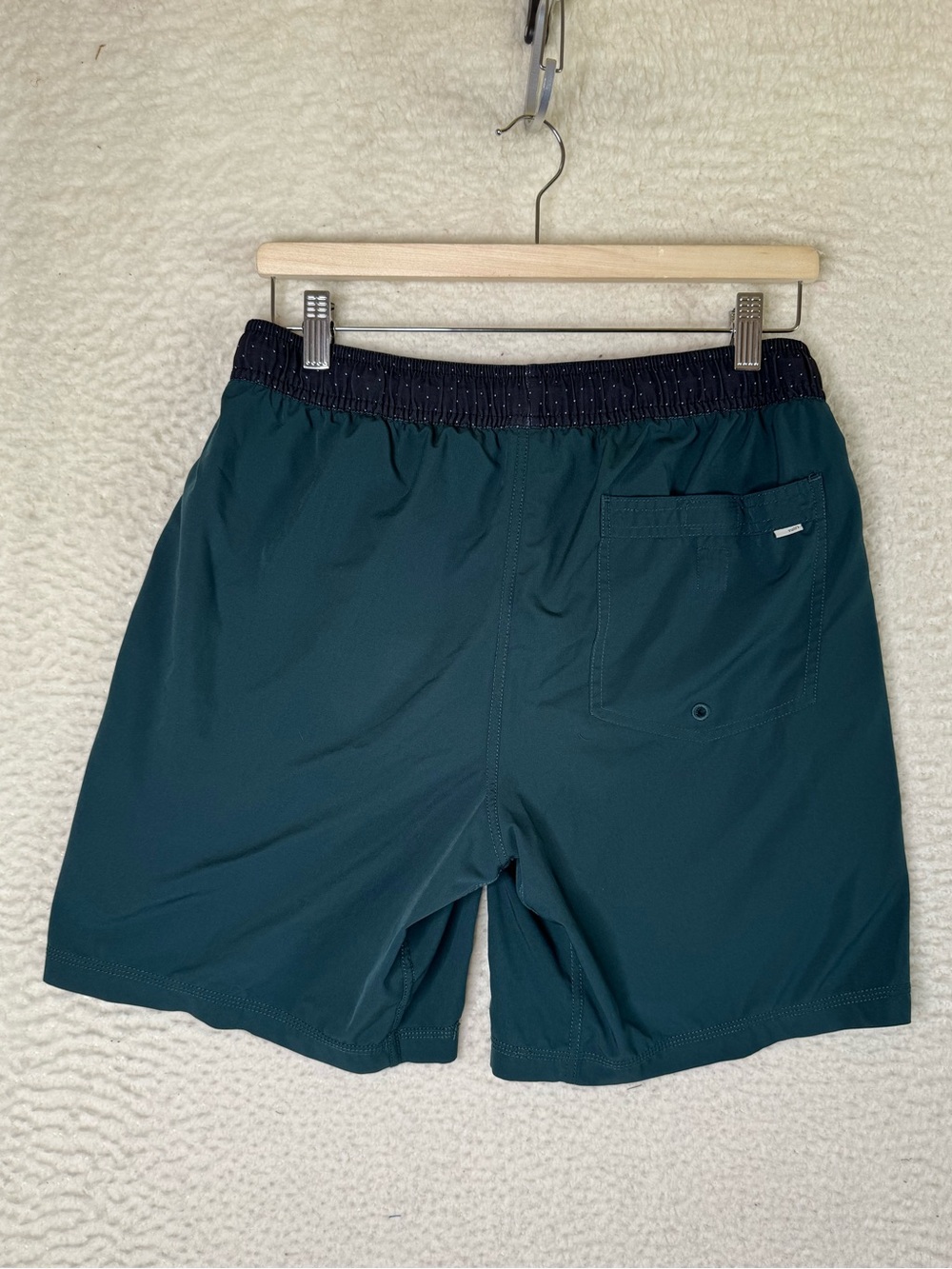 Vuori Kore Short Lined Athletic Shorts V302 Green Men's Size Medium - Picture 8 of 11